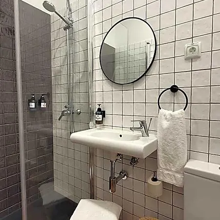 Jardim Camelias Hostel Madalena (Azores)