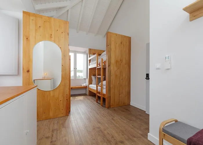Hostel Jardim Camelias Madalena (Azores)